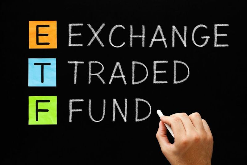 Quỹ tương hỗ và quỹ ETF